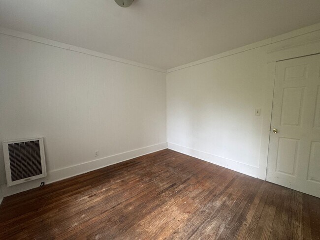 Photo - 213 Depeyster St Unidad Apt #1 Downstairs