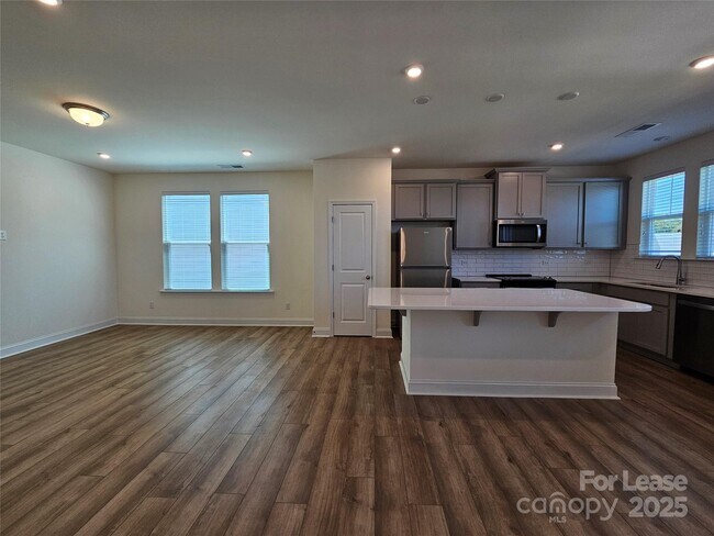 Photo - 1027 S Point Rd Townhome