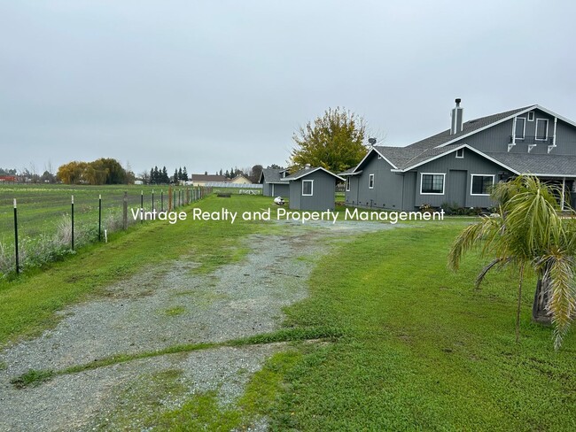 Photo - Available Soon!! Extra Big 5 Bedroom Country Home That You Have To See!!!