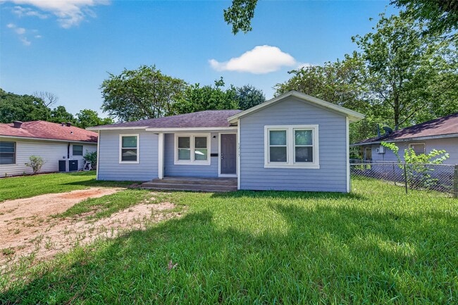 Photo - 1213 Allen St