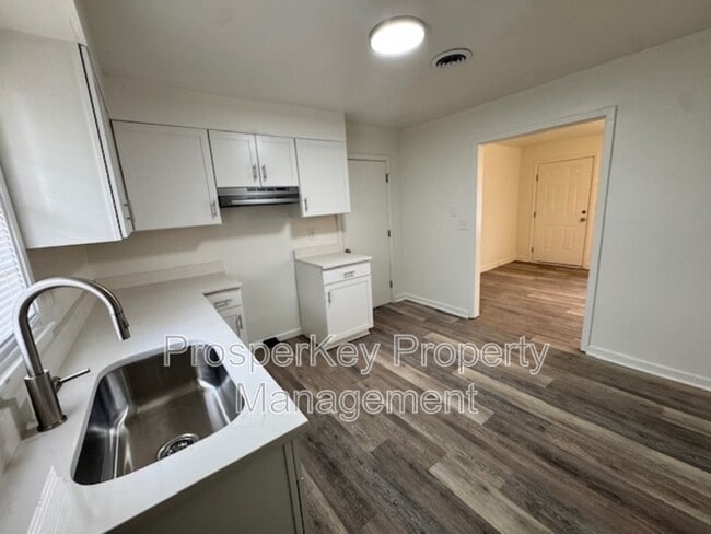 Photo - 176 Wickham Dr