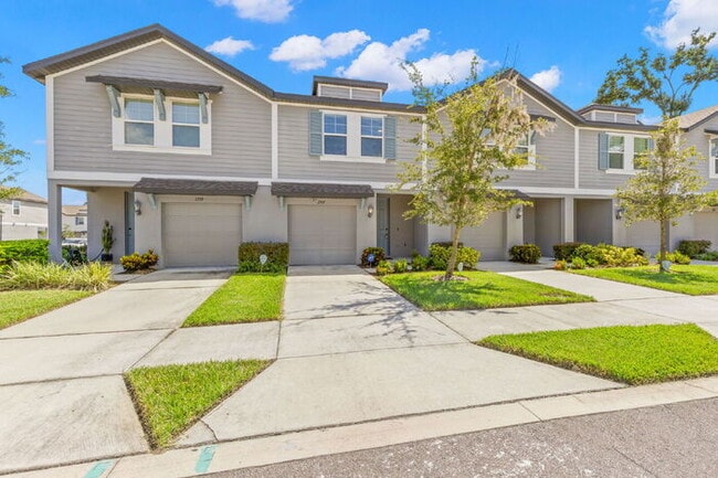 Town Home For Rent in Brandon with TONS OF UPGRADES!