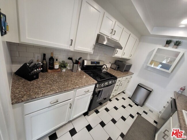 450 Rexford Dr Unit 1