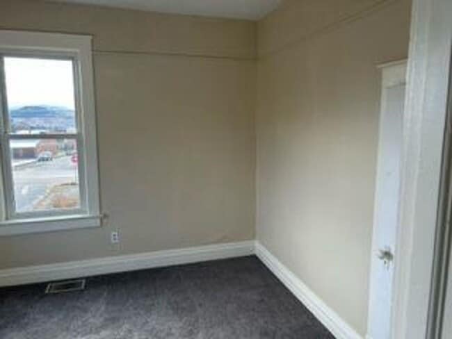 Photo - 221HEN Unit 221