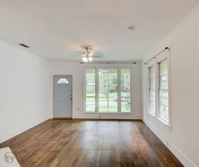 859 Linden St