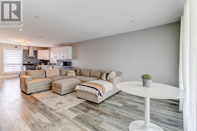 Photo - 962 Willowdale Ave