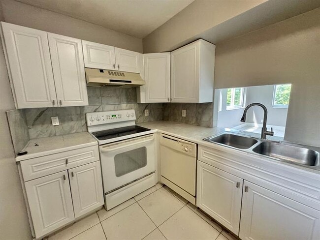 Building Photo - 3556 NW 114th Terrace Rental