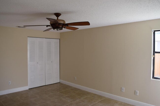 Photo - 3 bedroom 2 Bath 1 car garage