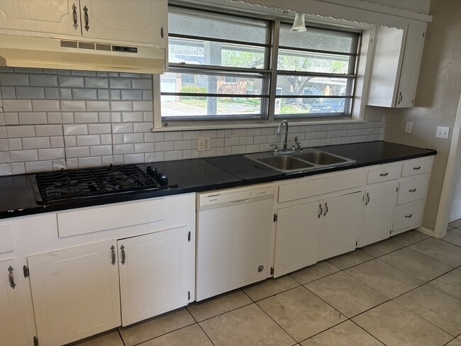 Photo - 10124 E 22nd St