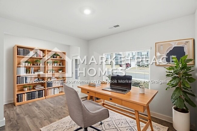 Photo - 8203 Watercolour Ln