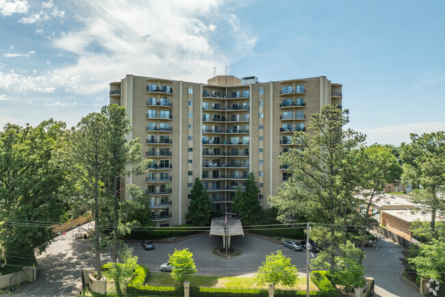 Fairway Towers - Fairway Towers Apartments