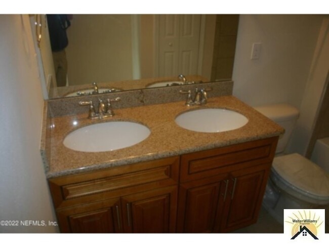 Photo - 2/2.5 townhome