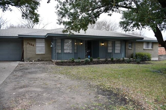 Building Photo - 2506 BEVERLY DR Rental