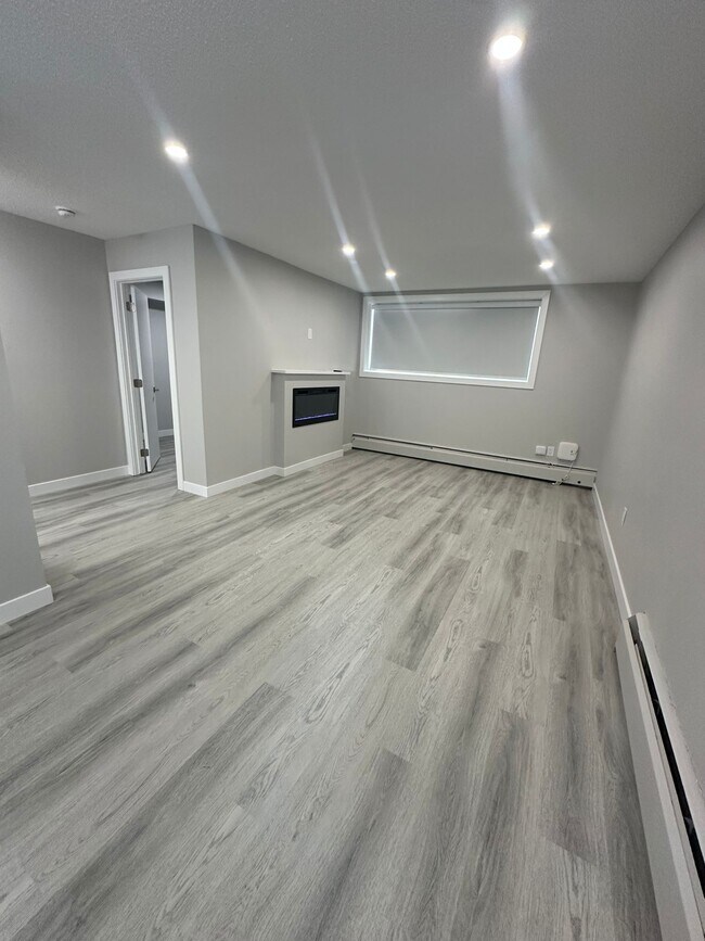 Photo - 9938-88 88 Ave NW Unit 2