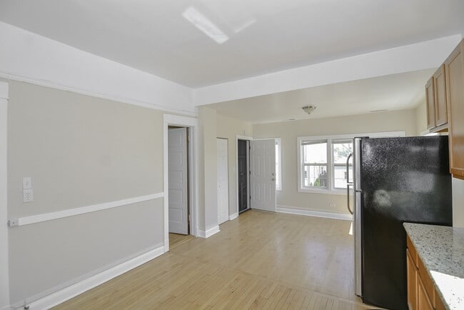 Photo - 2230 W Iowa St Unit 3