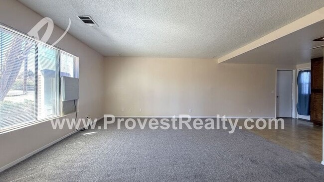 Photo - 18964 Live Oak St