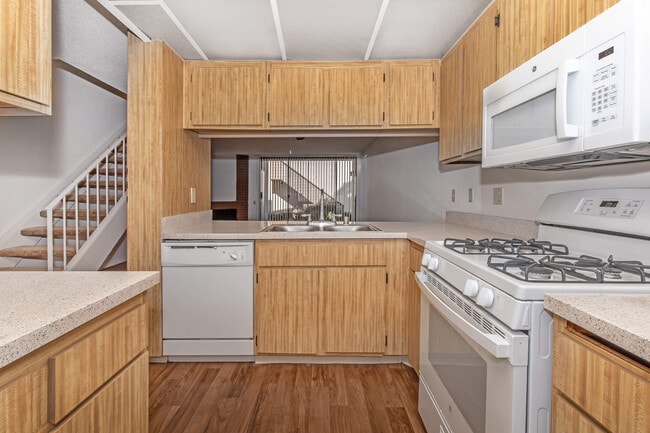 Photo - Huntington Lakes Apartments