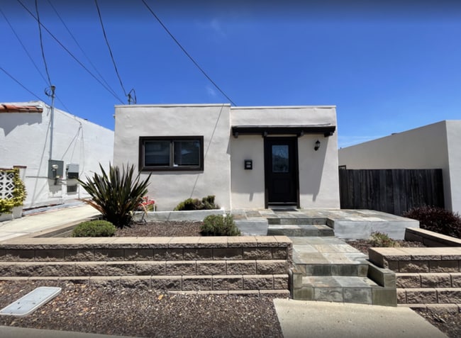 Fantastic 2 Bedroom 1 Bath Home in New Mon... - Fantastic 2 Bedroom 1 Bath Home in New Mon...
