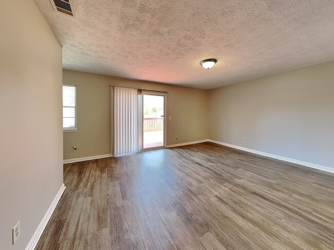 Photo - 1749 Big Valley Way