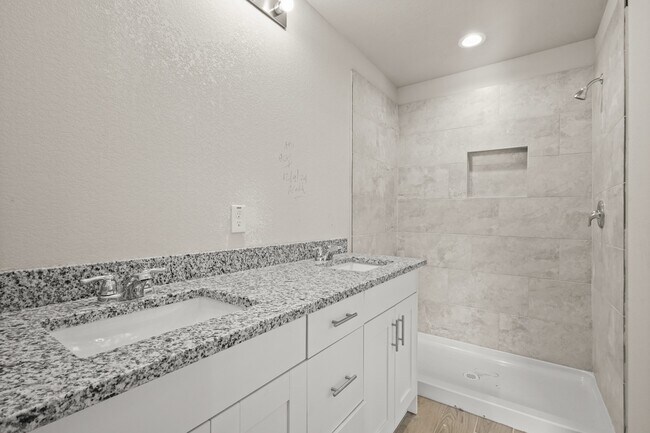 Photo - 9001 Judwin St