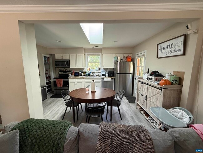 Photo - 301 Georgetown Ln