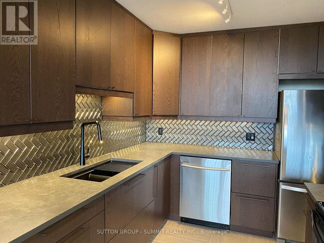 Photo - 2301 Derry Rd W Unit 701