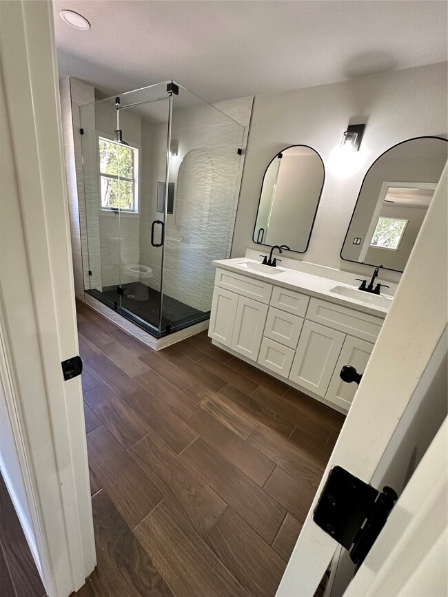 Photo - 1413 Forehand St