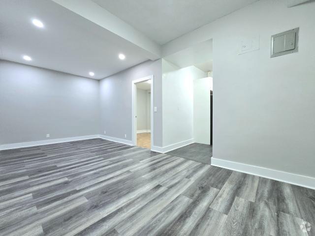 Building Photo - 1 bedroom in YONKERS NY 10705 Unit 1J Rental