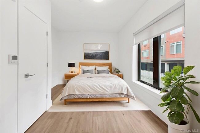 Building Photo - 645 N MacQuesten Pkwy Unit 3B