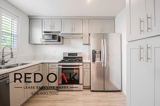 Photo - 1323 N Harper Ave Unit 5