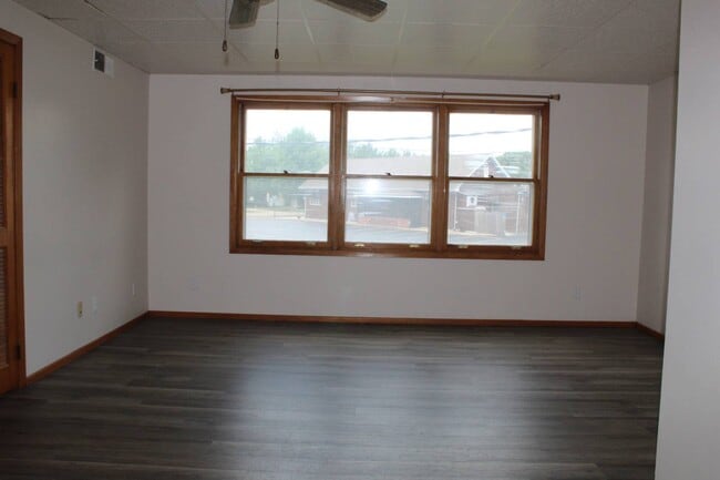 Photo - 1314 Maple Dr
