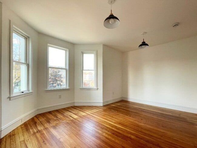 Building Photo - 2 bedroom in MASPETH NY 11378 Unit 2