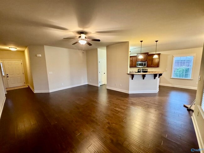 Photo - 102 Silvermoon Ln