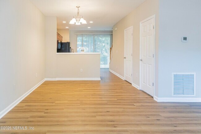 Photo - 8144 Summerside Cir