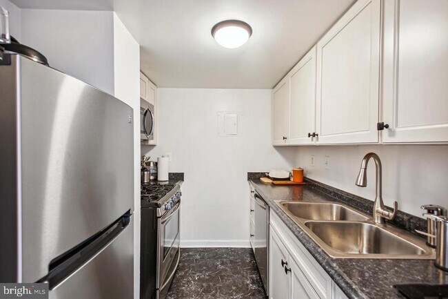 Photo - 1300 Army Navy Dr Apartment Unit 321