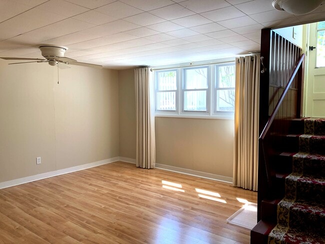Living room - 836 11th St SW Unit #2