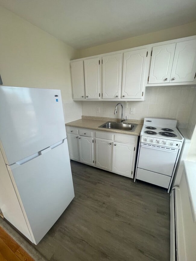 Photo - 160 N Beacon St