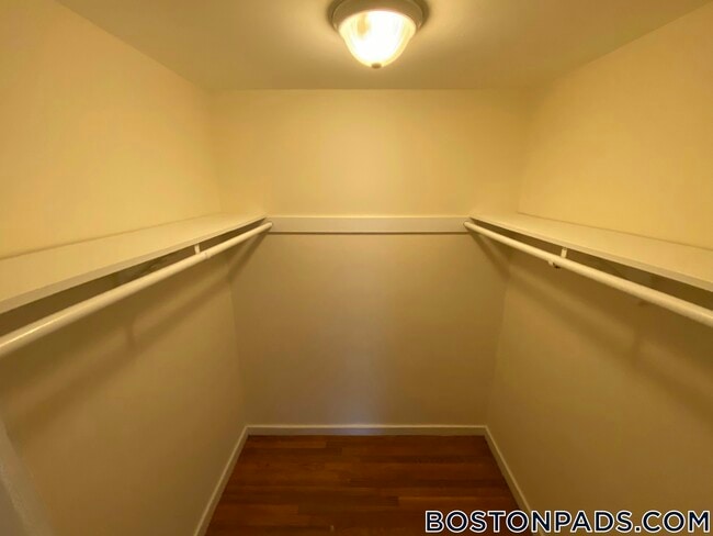 Photo - 17 Captain Parker Arms Unit 14