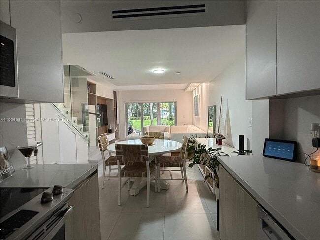 Photo - 881 Ocean Dr