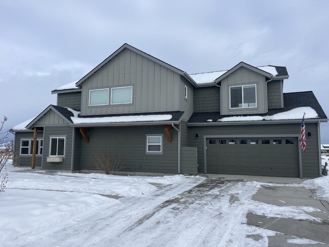 Photo - Practically New 3 Bedroom with Mountain Views!