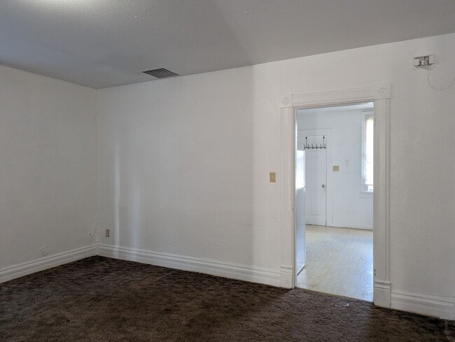 Photo - Spacious 3 Bedroom, 1 Bathroom Home for Rent