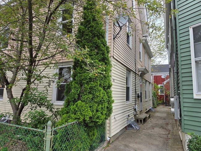 Photo - 153 Hamilton St