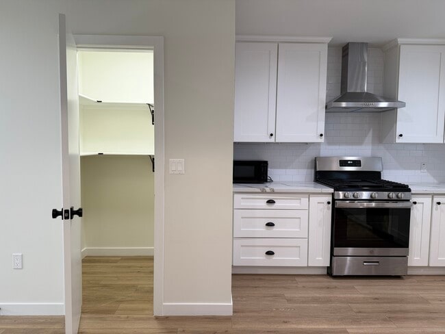 1960 Sherbourne, Los Angeles, CA 90034