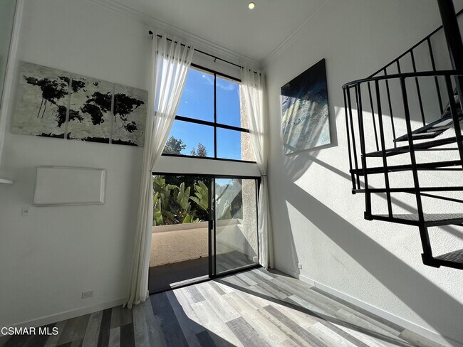 Photo - 1440 Veteran Ave