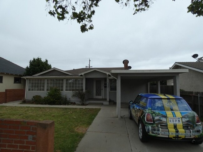 Building Photo - Charming Older Home Near Downtown Santa Maria Unit 314A