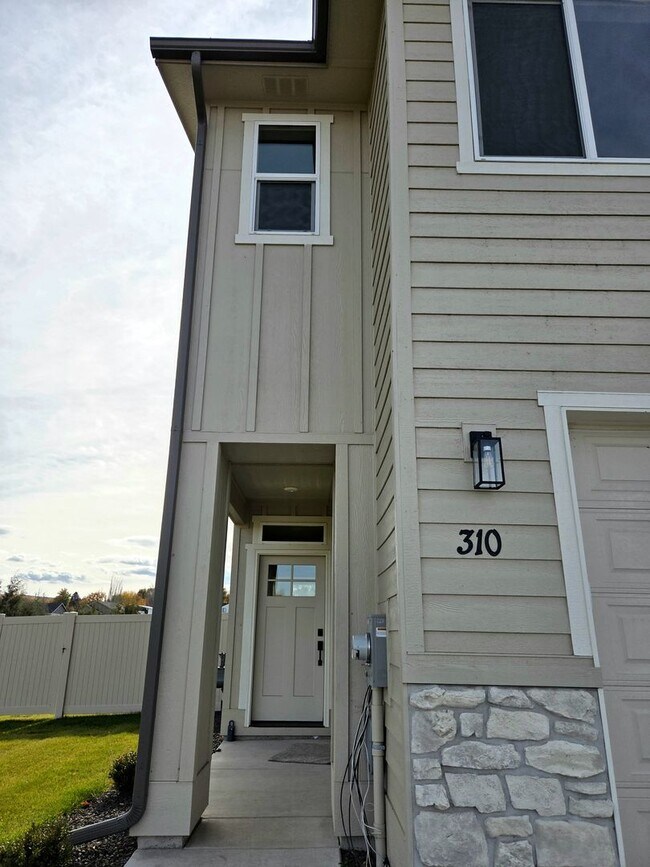 Photo - Modern New-Build Duplex in Payette