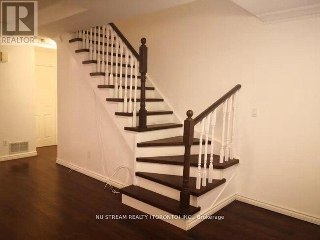 Photo - 108 Finch Ave W