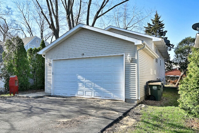 Photo - 19 E Pineview Dr