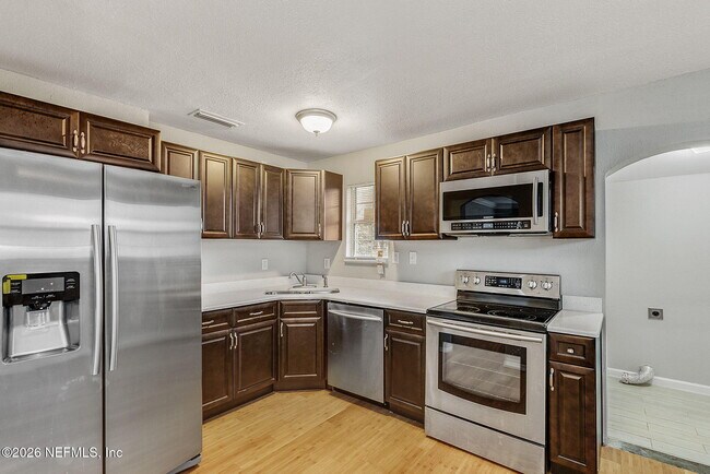 Photo - 4472 Melvin Cir E