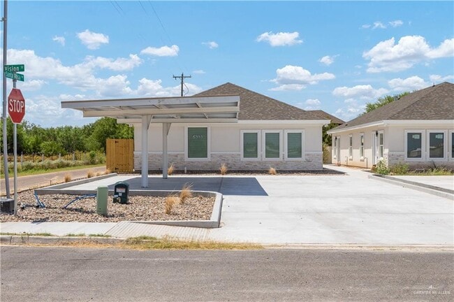 Building Photo - 5335 Vision St Rental